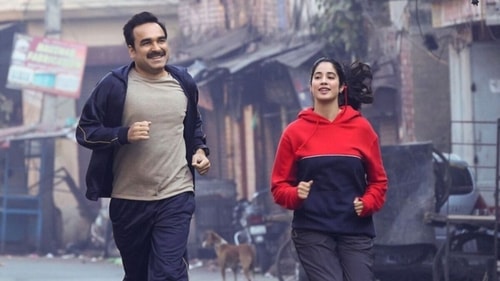 Acting with accomplished actors like Pankaj Tripathi has meant unfavourable comparisons for Janhvi Kapoor. Acting with accomplished actors like Pankaj Tripathi has meant unfavourable comparisons for Janhvi Kapoor.