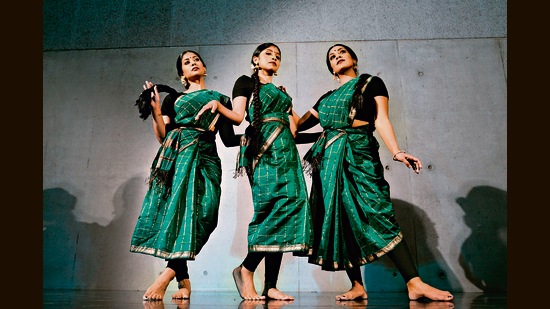 Paris-based Usha Jey (centre) combined hip hop and Bharatanatyam to create her own style, Hybrid Bharatham. Her choreography to Lil Wayne’s Uproar went viral in May, getting over 4 million views on Instagram. (@Signature.ch)