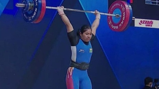Bindyarani Devi ensured all Indian weightlifters returned with a medal on Day 2 of CWG 2022.&nbsp;(Twitter)