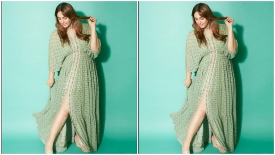 Many women today avoid wearing heavy ethnic attire that is difficult to carry or wear while working. Along with celebrating the festival and doing pooja, they also need to take care of their home, work, and kids. You may then choose a mint-green kaftan like Huma Qureshi. Kaftans are really in right now. They are light, comfortable, and easy to carry. You can wear a necklace or studs in silver or gold metal tone with this outfit. To finish the look, add a casual blazer and a pair of striking shoes. Keep your hair and makeup simple so that they will enhance rather than overshadow your clothing.(Instagram)