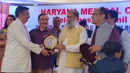 Haryana home minister Anil Vij awarded three best civil hospitals, wherein Ambala Cantonment stood first, followed by Panchkula and Karnal on the second and third spots, respectively. He also felicitated 70 government and private doctors from the state. Vij said that through such a huge budget, the state government is trying to improve the infrastructure. (HT Photo)