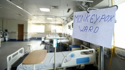 The Noida District Administration built a 10-bed monkeypox ward in the Sector 39 new district hospitals on Saturday. (Photo by Sunil Ghosh / Hindustan Times) (Hindustan Times) The Noida District Administration built a 10-bed monkeypox ward in the Sector 39 new district hospitals on Saturday. (Photo by Sunil Ghosh / Hindustan Times) (Hindustan Times)