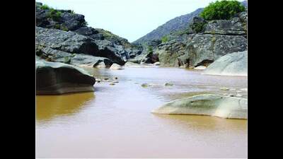 The Soan, a small river flowing in the Pothohar region of Pakistan near Rawalpindi. (HT) The Soan, a small river flowing in the Pothohar region of Pakistan near Rawalpindi. (HT)
