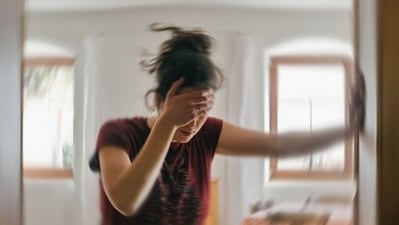 Cold water reduces the reach of oxygen in the brain. This can make a person feel dizzy and harm the brain cells as well. (Unsplash)