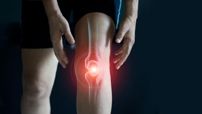 Cold water reduces the level of necessary nutrients in the body. Hence, the body gets prone to injuries and other chronic illnesses. (Unsplash)