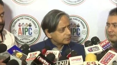 Shashi Tharoor said Adhir Chowdhury's 'rashtrapatni' comment is not an issue.