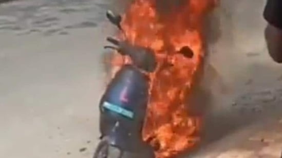 The recent incidents of electric two-wheelers catching fire prompted the Centre to form a panel to examine.(File photo. )