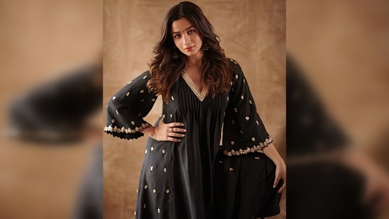 Alia bhatt black sales suit online