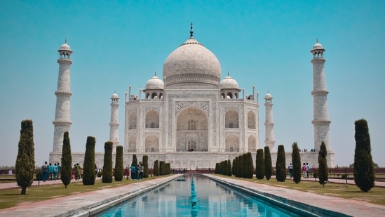 Taj Mahal, which has been counted as one of the seven wonders of the world, is among the first few monuments to be listed in UNESCO World Heritage Site. A beautiful coalescence of application of architectural and scientific research, Taj Mahal stands tall by the banks of the River Yamuna and attracts tourists worldwide.(Pixabay)
