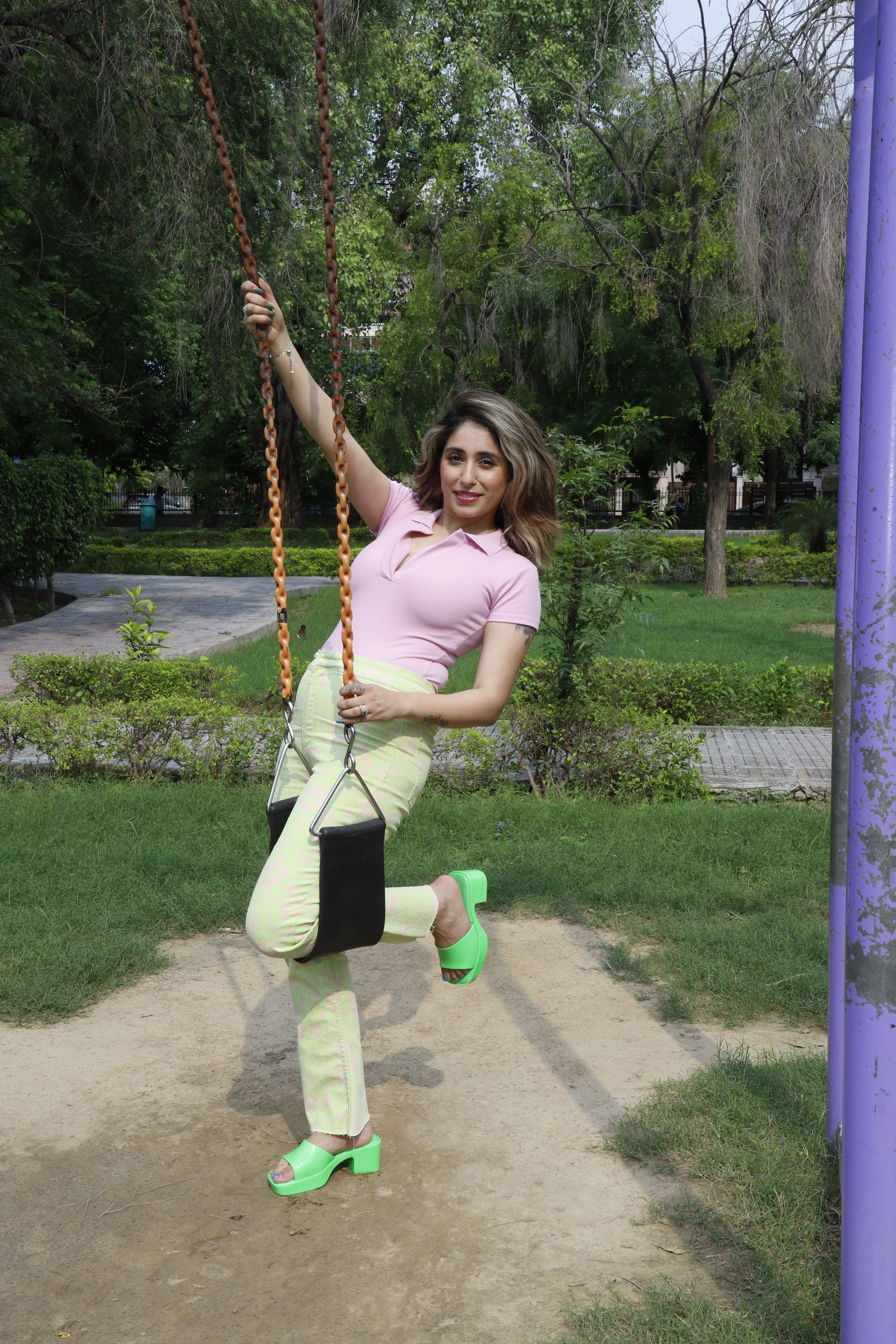 Singer Neha Bhasin shares she grew up on the chhole kulche near Moolchand, and a lot of street food. (Photo: Shantanu Bhattacharya/HT) Singer Neha Bhasin shares she grew up on the chhole kulche near Moolchand, and a lot of street food. (Photo: Shantanu Bhattacharya/HT)