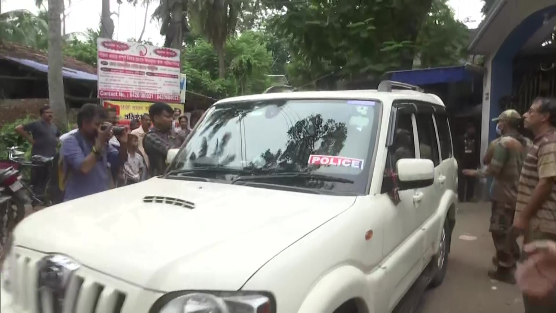 The three MLAs from Jharkhand Congress were taken to a court in Howrah, Bengal, on Sunday. ANI Twitter The three MLAs from Jharkhand Congress were taken to a court in Howrah, Bengal, on Sunday. ANI Twitter