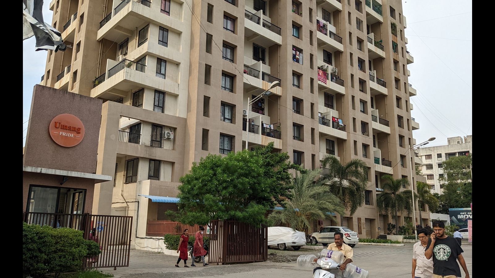 PMC cracks whip on 14 housing societies for not processing waste, residents irked