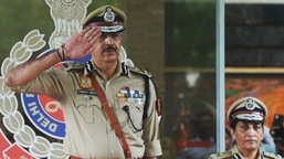 संजय अरोड़ा ने नई दिल्ली में पुलिस मुख्यालय में कार्यभार संभाला।