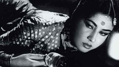 Meena Kumari's 1962 film Saheb Biwi Aur Ghulam also played a contribution in establishing the actor as the tragedy queen of cinema. Directed by Abrar Alvi, the film featured Meena Kumari as the wife of a zamindar (Guru Dutt), who takes to alcohol in her efforts to keep him away from courtesans. Meena Kumari's 1962 film Saheb Biwi Aur Ghulam also played a contribution in establishing the actor as the tragedy queen of cinema. Directed by Abrar Alvi, the film featured Meena Kumari as the wife of a zamindar (Guru Dutt), who takes to alcohol in her efforts to keep him away from courtesans. 