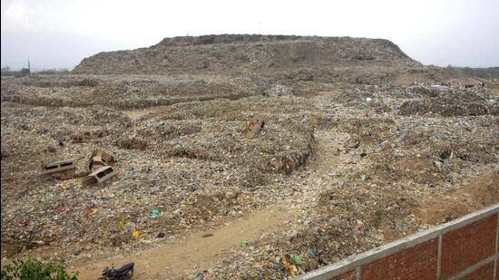 The Punjab and Haryana high court has sought a fresh action-taken report from the Chandigarh MC on removal of Dadumajra legacy waste. (HT File)