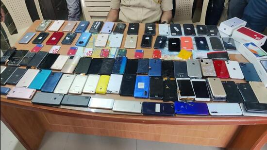 Gang member auctioned stolen mobiles from city to bidders in Nepal, Bangladesh