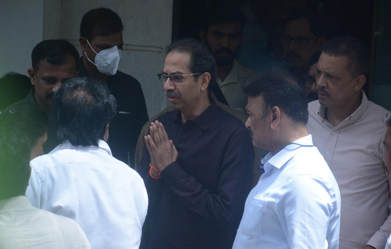 Sena supremo Uddhav Thackeray at Sanjay Raut's Bhandup residence in Mumbai on Monday. (Praful Gangurde / HT Photos) Sena supremo Uddhav Thackeray at Sanjay Raut's Bhandup residence in Mumbai on Monday. (Praful Gangurde / HT Photos)