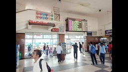 Only the gate near the unreserved ticket counter at Ambala Cantt railway station has a baggage scanner, while passengers enter unchecked from the other gates. (HT Photo)