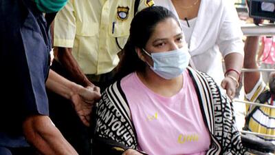 Kolkata, Aug 02 (ANI): Arpita Mukherjee, a close aide of West Bengal Minister Partha Chatterjee, visits ESI hospital for a routine health check up, in Kolkata on Tuesday. She was arrested by ED in connection with the alleged West Bengal School Service Commission and West Bengal Primary Education Board recruitment scam. (ANI Photo) (Ashok Nath dey)