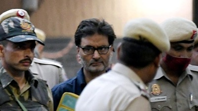 JKLF chief Mohammad Yasin Malik has been given two life sentences apart from 10 years rigorous imprisonment in 10 offences and ₹10 lakh penalty. (ANI) (HT_PRINT) JKLF chief Mohammad Yasin Malik has been given two life sentences apart from 10 years rigorous imprisonment in 10 offences and ₹10 lakh penalty. (ANI) (HT_PRINT)