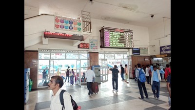 Only the gate near the unreserved ticket counter at Ambala Cantt railway station has a baggage scanner, while passengers enter unchecked from the other gates. (HT Photo) Only the gate near the unreserved ticket counter at Ambala Cantt railway station has a baggage scanner, while passengers enter unchecked from the other gates. (HT Photo)