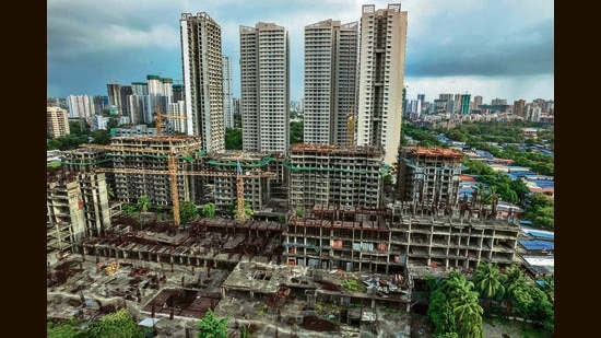 The controversial Patra Chawl redevelopment site at Siddharth Nagar, at Goregaon, in Mumbai (Vijay Bate/HT Photo)