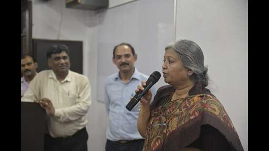 AU V-C prof Sangita Srivastava speaking at the inauguration of the smart classroom at AU on Tuesday. (HT Photo)