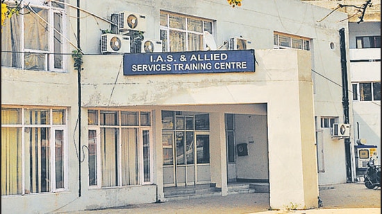 The three IAS officers seeking voluntary retirement are Renuka Kumar (1987 batch), Juthika Patankar (1988) and Vikas Gothalwal (2003). (Representational image)