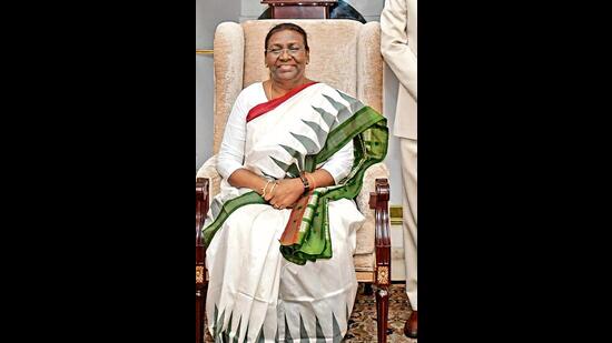 Women of the Bonda tribe in the Indian state of Orissa Stock Photo - Alamy