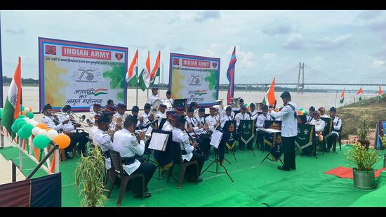 Army band performing at Saraswati Ghat in Prayagraj on Tuesday. (ht)