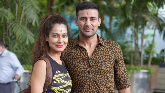 Actor Payal Rohatgi and her husband wrestler Sangram Singh arrived in Mumbai. They made their first public appearance post their wedding. The newlyweds were spotted for the first time after marriage at the Mumbai airport.