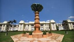 Bihar Speaker Vijay Kumar Sinha directed officials to visit the Lok Sabha and study the matter regarding giving financial autonomy to the Legislative Assembly. (PTI)