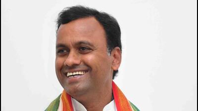 A day after Telangana Congress MLA Komatireddy Rajagopal Reddy announced his resignation from the party and also his assembly membership, the party high command on Wednesday began a damage control exercise by setting up a strategy committee to check exodus of party cadre in Reddy’s Munugode assembly constituency. (HT) A day after Telangana Congress MLA Komatireddy Rajagopal Reddy announced his resignation from the party and also his assembly membership, the party high command on Wednesday began a damage control exercise by setting up a strategy committee to check exodus of party cadre in Reddy’s Munugode assembly constituency. (HT)