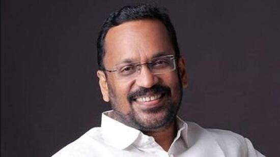 As rains continued in Kerala, state revenue minister K Rajan on Wednesday said people should strictly avoid going to areas which are inundated or flooded as part of a growing trend of “flood tourism” and warned that police would be used to remove such persons. (HT)