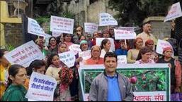 All party workers will stand in support of our farmer brethren, AAP state president Surjeet Thakur said in a statement. However, no worker shall wear the party cap or carry a party flag as this is not a political event, he specified. (HT FIle)