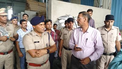 The incident in which four workers died in the factory gas leak took place when the workers inhaled toxic gas emanating from a tank used to dump liquid waste and other garbage at a gas kit paper manufacturing unit at Rohad village in Bahadurgarh. (HT File Photo)