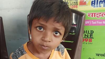 Police officers said they are looking for the family of the three-year-old boy who was found at Bihar’s Bhagalpur railway station. (HT Photo) Police officers said they are looking for the family of the three-year-old boy who was found at Bihar’s Bhagalpur railway station. (HT Photo)