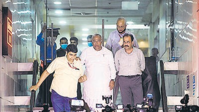 Congress leader Mallikarjun Kharge leaves Herald House at ITO after his interrogation by ED in New Delhi on Thursday. (Prateek Kumar) Congress leader Mallikarjun Kharge leaves Herald House at ITO after his interrogation by ED in New Delhi on Thursday. (Prateek Kumar)