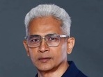 Atul Kulkarni has written the script of Aamir Khan-starrer Laal Singh Chaddha. Atul Kulkarni has written the script of Aamir Khan-starrer Laal Singh Chaddha.