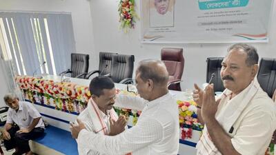 The awardees were presented with a year’s extension of service, ₹25,000 and a citation. (Twitter (@ParimalSuklaba1)) The awardees were presented with a year’s extension of service, ₹25,000 and a citation. (Twitter (@ParimalSuklaba1))
