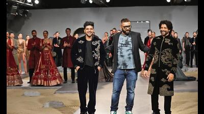 Designer Siddartha Tytler with singer Guru Randhawa and actor Farhan Akhtar Designer Siddartha Tytler with singer Guru Randhawa and actor Farhan Akhtar