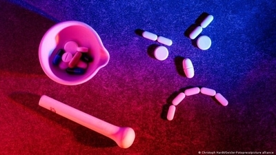 Research shows antidepressants are not very effective at treating depression, particularly in people with mild to moderate symptoms. (Christoph Hardt/Geisler-Fotopress/picture alliance	)