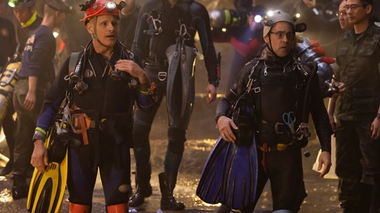 Thirteen Lives stars Colin Farrell and Viggo Mortensen as cave divers rescuing trapped kids in a Thai cave.