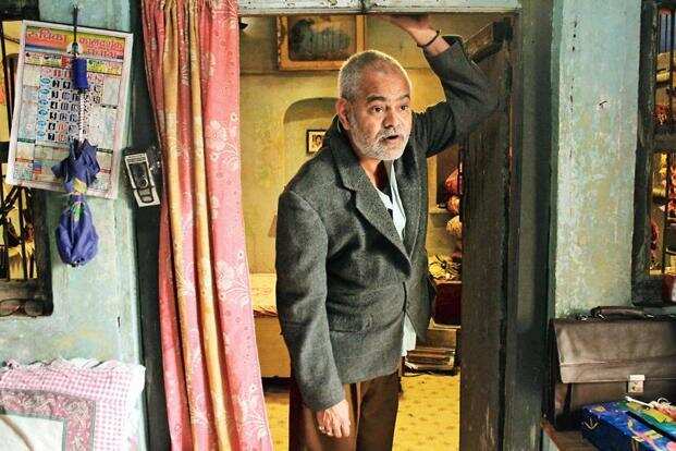 Sanjay Mishra in a scene from Aakhon Dekhi. (Film still) Sanjay Mishra in a scene from Aakhon Dekhi. (Film still)