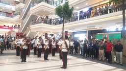 The band of the 4th Battalion of SSB performing at a mall in Lucknow (HT Photo)