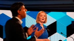 Liz Truss e Rishi Sunak participam do debate de liderança do Partido Conservador da BBC em Stoke-on-Trent, Inglaterra, em 25 de julho de 2022.