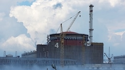 Uma vista mostra a Usina Nuclear de Zaporizhzhia durante o conflito Ucrânia-Rússia fora da cidade de Enerhodar, controlada pela Rússia, na região de Zaporizhzhia, Ucrânia, em 4 de agosto de 2022. REUTERS/Alexander Ermochenko