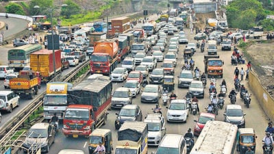 Traffic at Chandani chowk due to road work on Pune-Bengaluru highway. (Pratham Gokhale/HT Photo) Traffic at Chandani chowk due to road work on Pune-Bengaluru highway. (Pratham Gokhale/HT Photo)