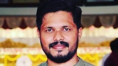 Praveen Nettaru, a resident of Bellare, was attacked by bike-borne assailants when he was returning home after closing his poultry shop late. (HT Photo) Praveen Nettaru, a resident of Bellare, was attacked by bike-borne assailants when he was returning home after closing his poultry shop late. (HT Photo)