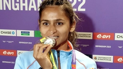CWG 2022: Priyanka Goswami poses for a photo with her silver medal that she won in the women's 10,000m race walk event, at the Commonwealth Games. (ANI) CWG 2022: Priyanka Goswami poses for a photo with her silver medal that she won in the women's 10,000m race walk event, at the Commonwealth Games. (ANI)